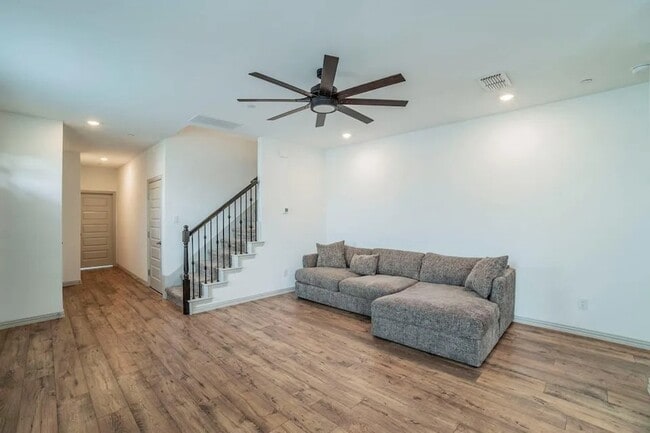 Building Photo - 1278 Lamar Dr