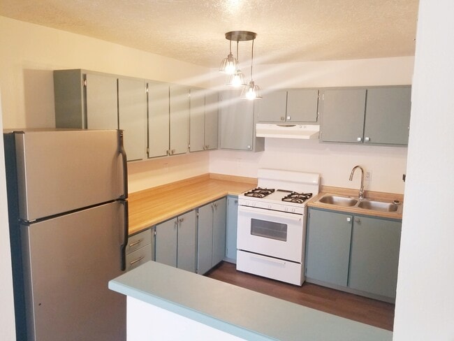 Kitchen - 1715 Siri Dharma Ct