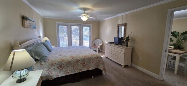 Foto del edificio - 2046 Beach Blvd