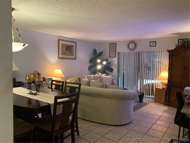 Foto del edificio - 4152 Inverrary Dr