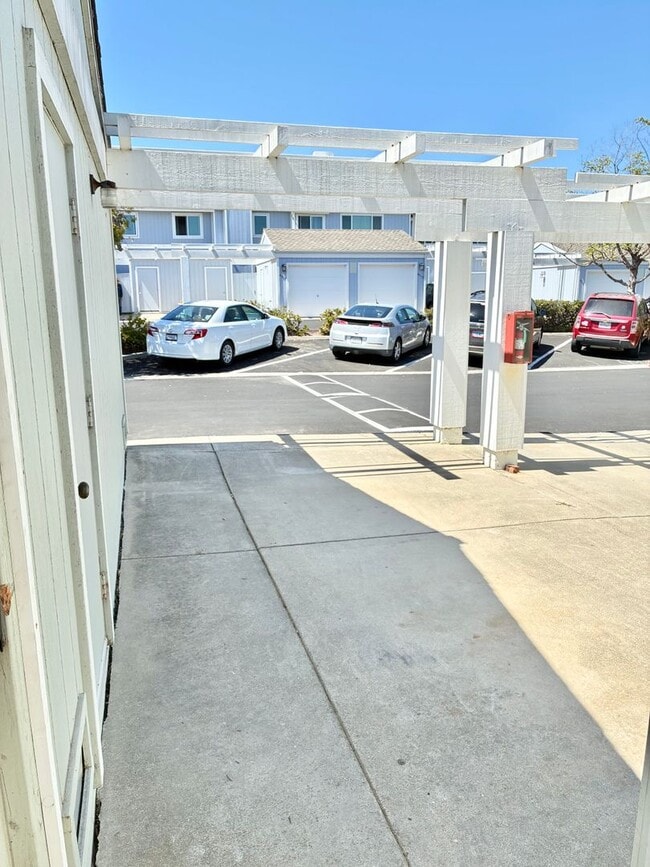 Building Photo - 487 Cannon Green Dr