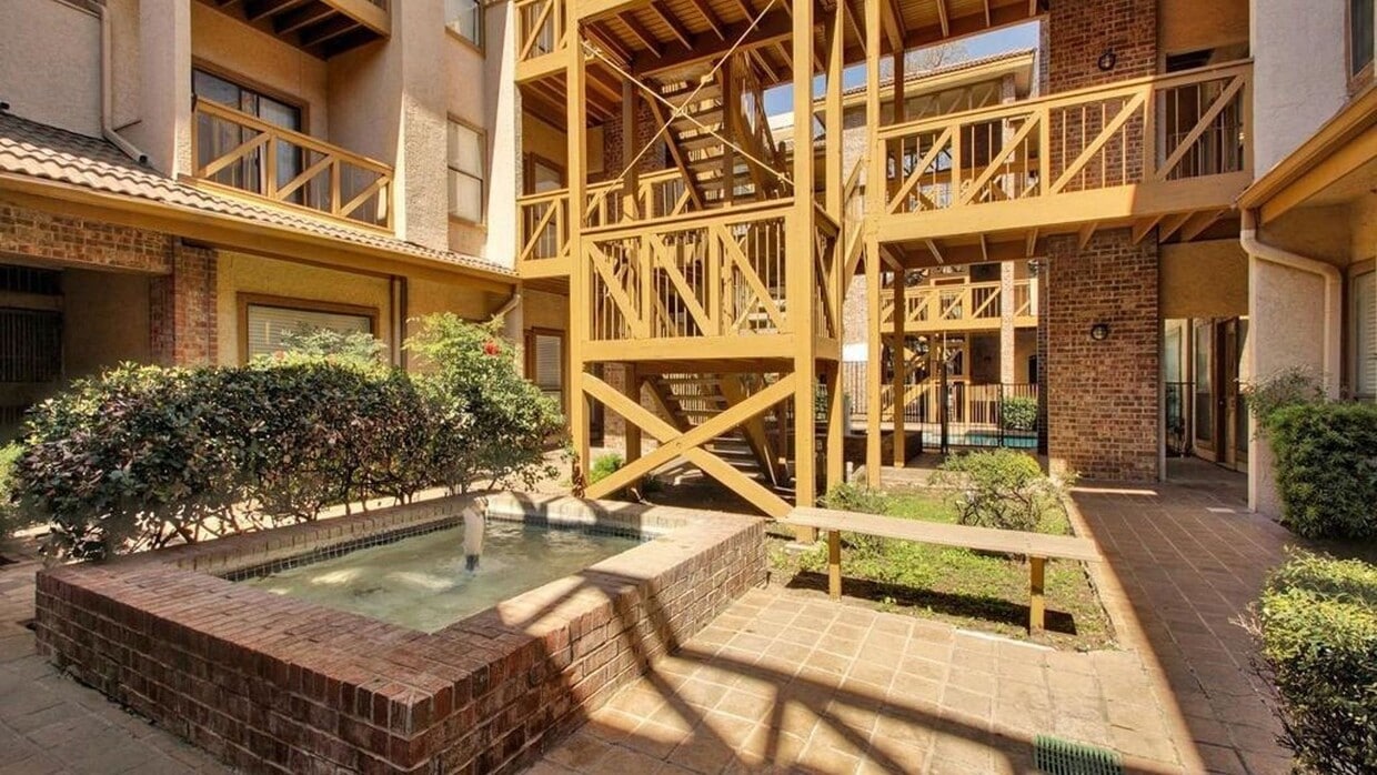 Building Photo - 2/2 prelease 8/15/2024