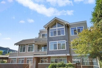 Building Photo - 611 Highland Dr