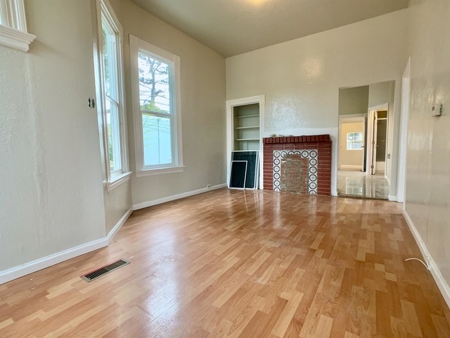 Photo - 1515 6th St House