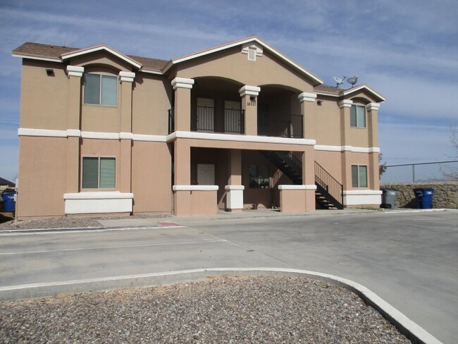 Building Photo - "Charming 2-Bed, 2-Bath Gem in El Paso – 1...