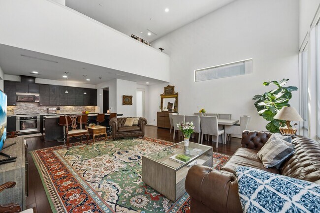 Foto del edificio - 3302 Lake St