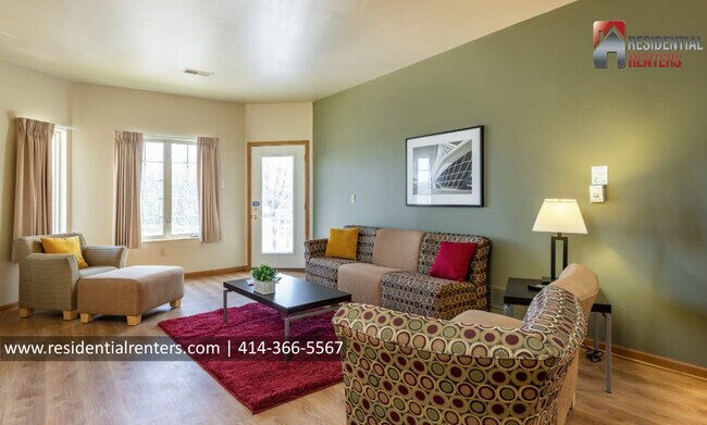 Foto del edificio - N16W22350 Watertown Rd