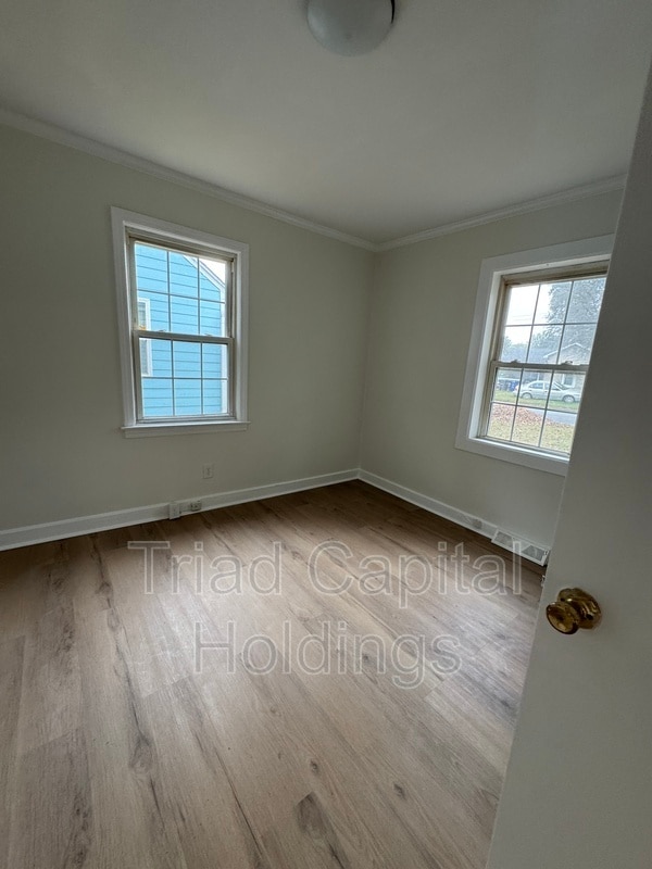 Foto del edificio - 2647 Dudley St