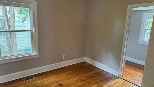 Building Photo - Highland Springs Bungalow