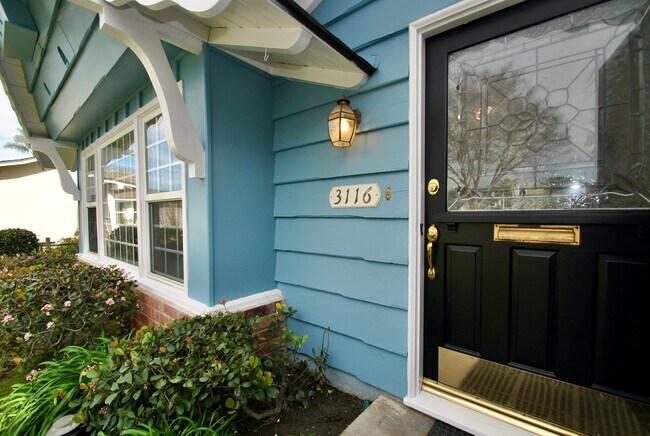 Foto del edificio - Charming Four Bedroom Rossmoor Home