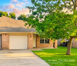 Building Photo - 1308 Chips Dr
