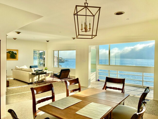 Building Photo - Stunning Waterfront 2 Bedroom Unit in Tibu...
