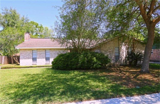 Building Photo - 2410 Turtle Creek Dr