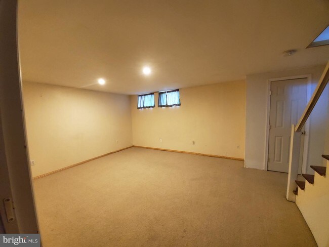 Foto del edificio - 319 Stratford Rd