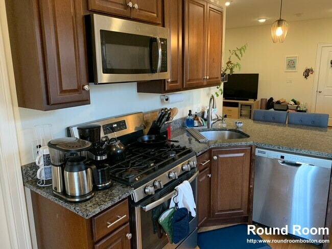 Building Photo - 549 Washington St