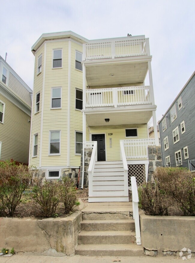 Building Photo - 109 Pleasant St