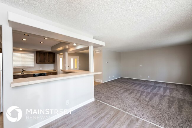 Building Photo - 10708 Varese Ln