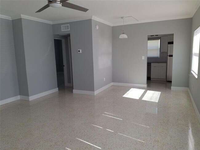 Foto del edificio - 11355 3rd St E