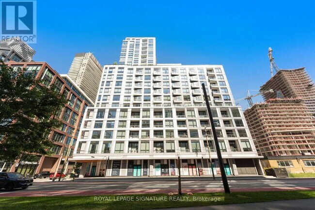 Building Photo - 15 Richardson St