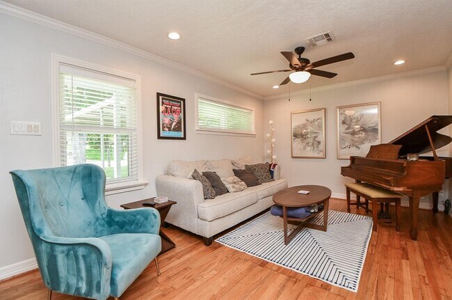 Foto del edificio - 619 Coral St