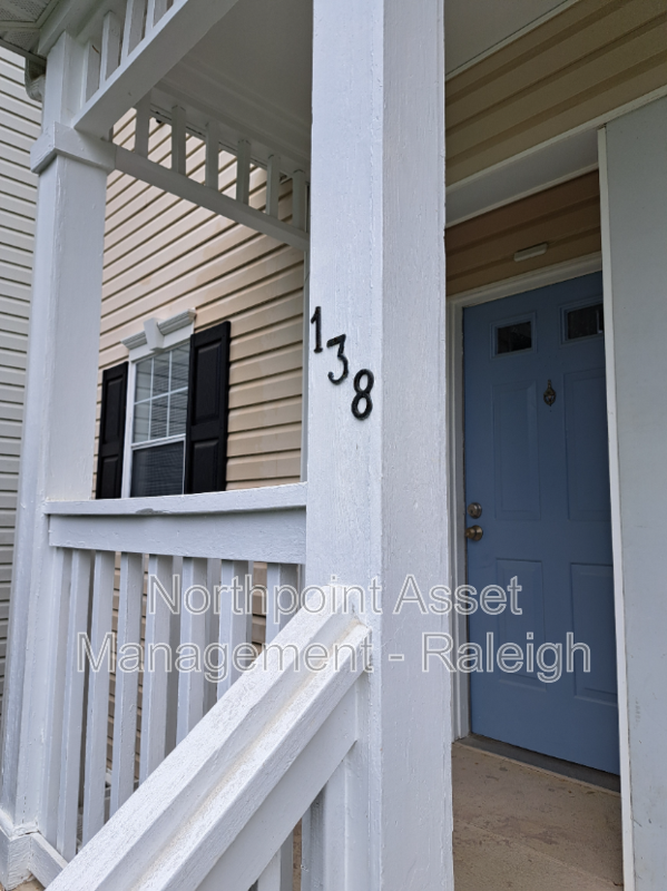 Building Photo - 138 Kingsbury Dr