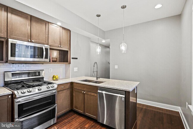 Foto del edificio - 900 N Milton Ave