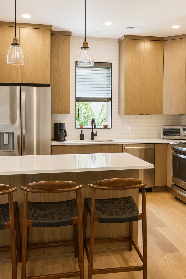 Building Photo - 537 S 500 E
