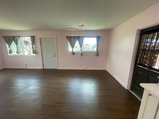 Building Photo - Brand New 3 Bedroom / 1 Bathroom Waikapu H...