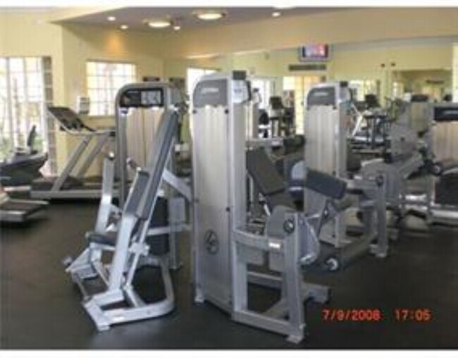 Building Photo - 2890 N Oakland Forest Dr