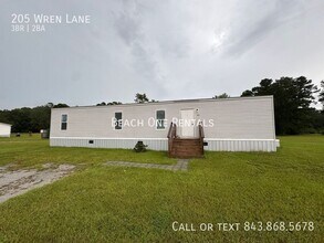 Building Photo - 205 Wren Ln