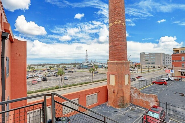 Foto del edificio - 104 Moody Ave