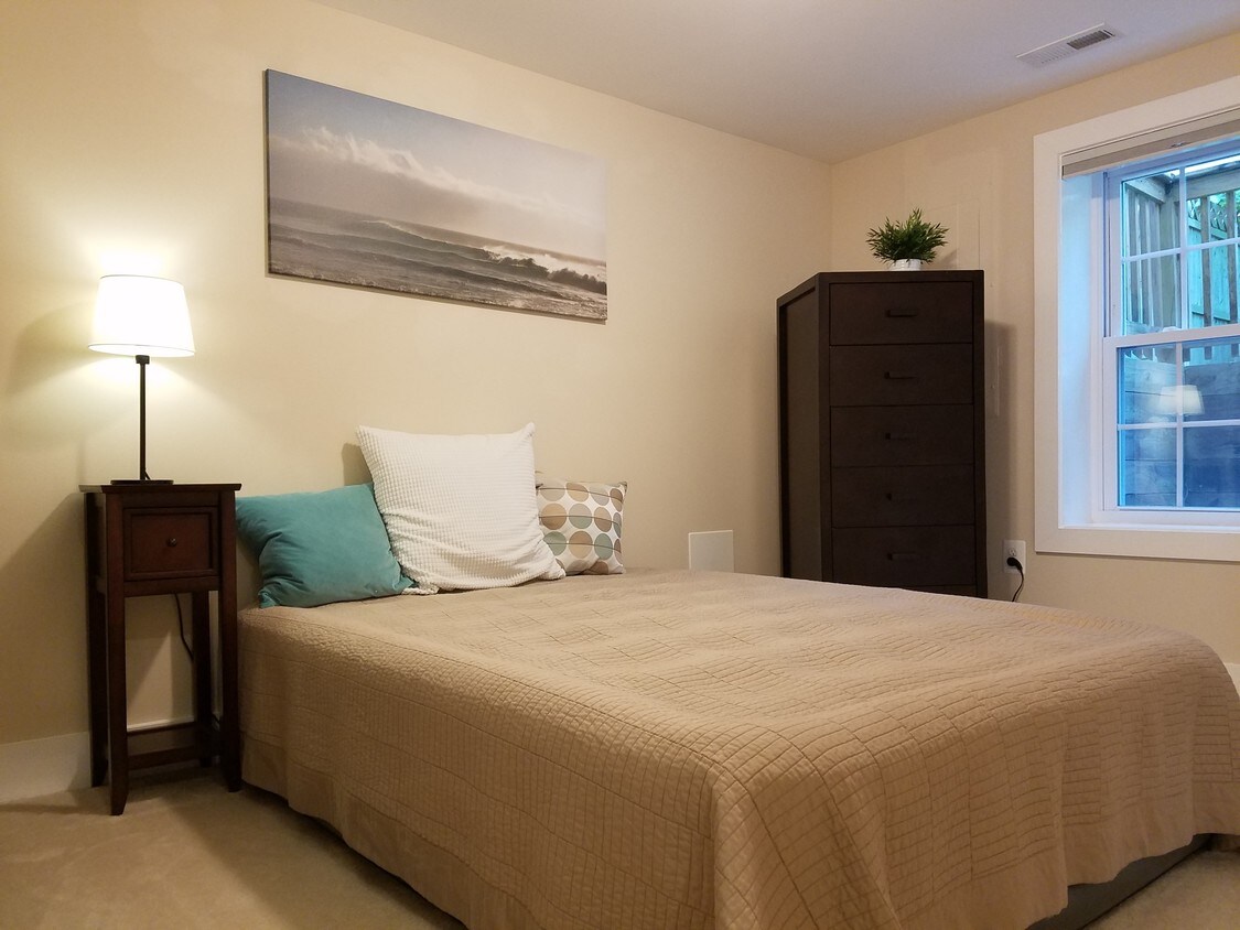 6943 28th St N, Arlington, VA 22213 Apartments in Arlington, VA