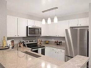 Building Photo - 3440 Lebon Dr