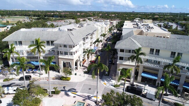 Foto del edificio - 1203 Town Center Dr