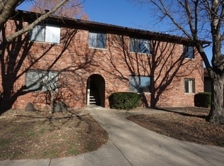 Primary Photo - 1304 Christopher Cir