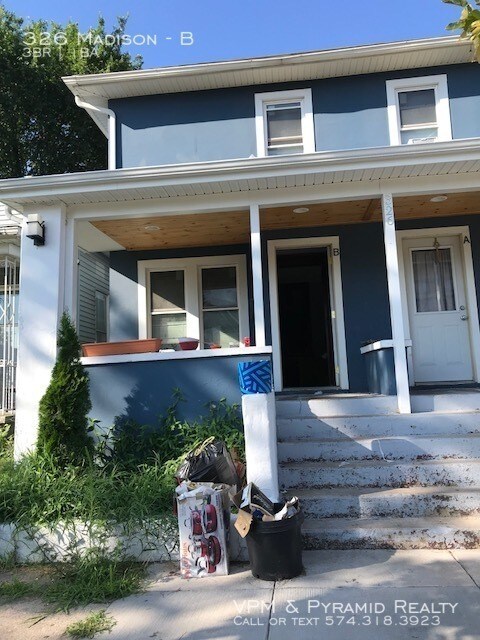 Building Photo - 326 W Madison St