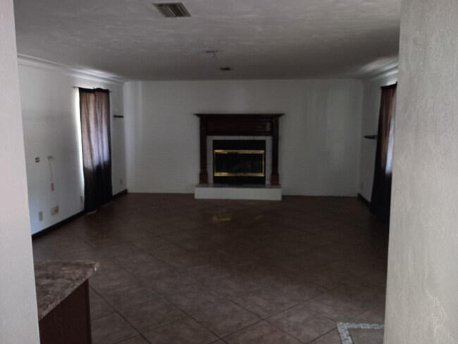 Foto del edificio - 200 Center St