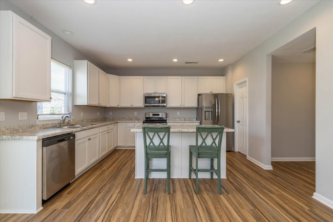 Building Photo - 6792 Highland Way