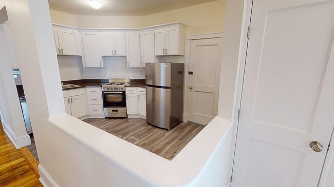 Foto del edificio - 9/1 No Fee! Spilt-style 3BR on Beacon St near Wash Sq/Coolidge