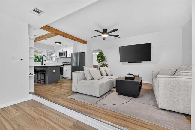 Foto del edificio - 2501 Oakdale St S
