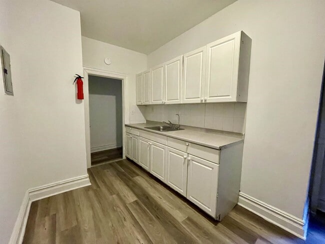Foto del edificio - 5301 Palisade Ave