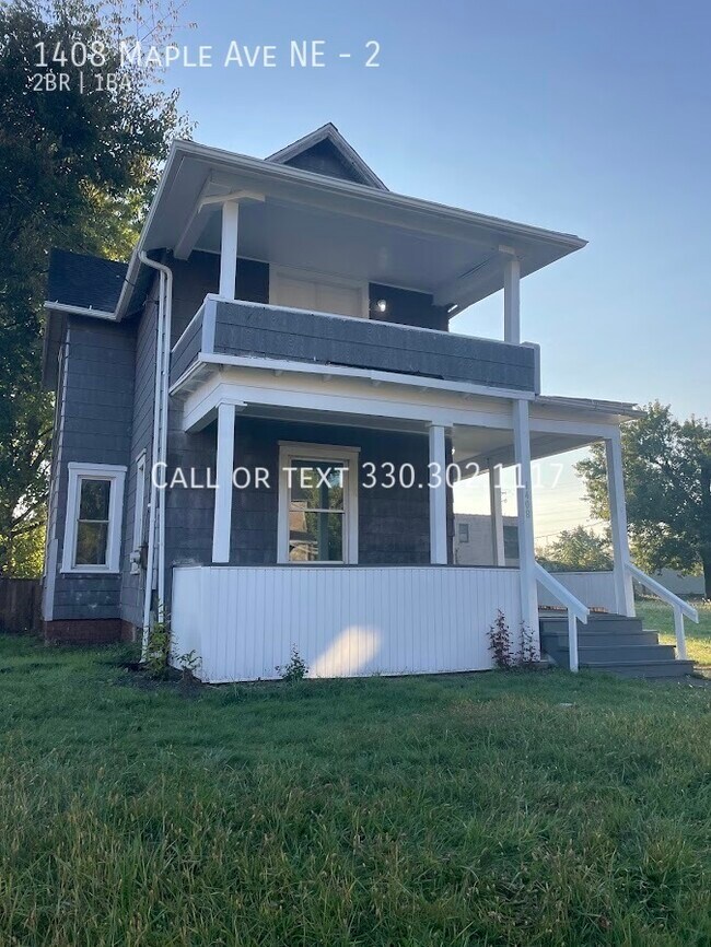 Foto del edificio - Two bedroom One bathroom second level apar...