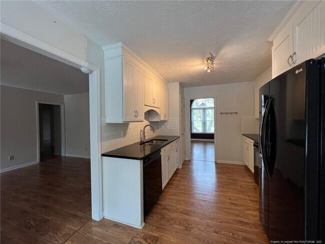 Building Photo - 8632 Tangletree Dr