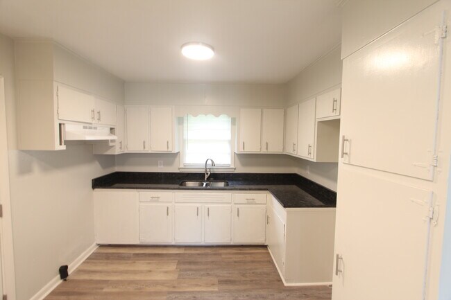 Foto del edificio - 5856 34th St N