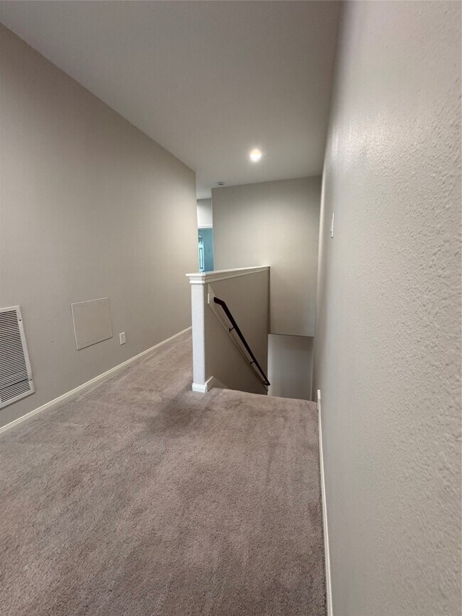 Building Photo - 137 E Montfair Blvd