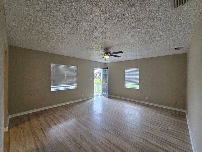 Building Photo - Rent Ready- Westside Duplex