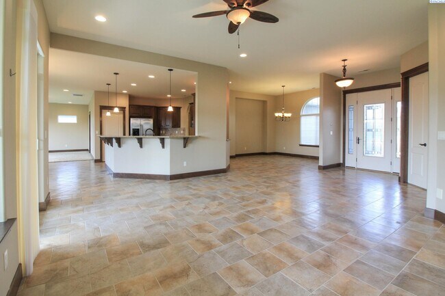 Foto del edificio - 3 Bed/2.5 Bath Large Horn Rapids Home