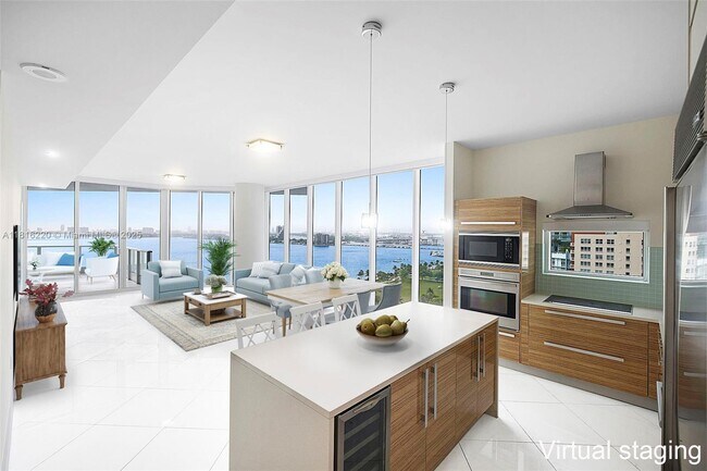 Foto del edificio - 2020 N Bayshore Dr