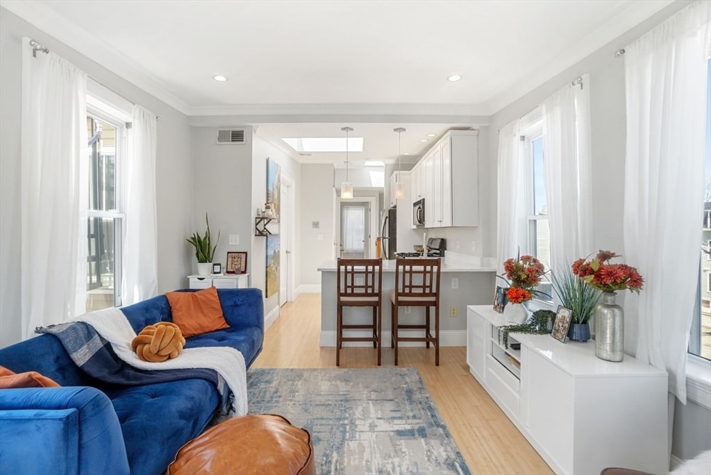 3 Leeds St Unit 3, Boston, MA 02127 Condo for Rent in Boston, MA