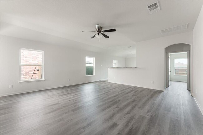 Foto del edificio - 13333 Harry S Truman Dr